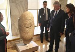 Bakan Bolat, Kırgız Cumhuriyeti Ulusal Tarih Müzesini ziyaret etti