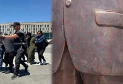 Atatürk Anıtı'na baltayla saldıran dayı ile yeğene 4'er yıl 4'er ay hapsin gerekçesi açıklandı