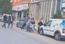 Husumetlilerin tekmeli, yumruklu kavgası kamerada