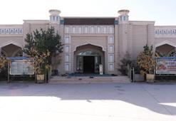 Sincan Uygur Özerk Bölgesi’ndeki asırlık camide bin 200 kişi aynı anda namaz kılabiliyor