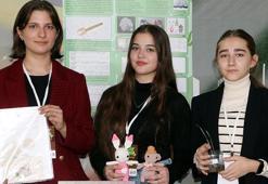 Tiryakilerin attığı sigara izmaritinden, gübre, elyaf ve kağıt elde ettiler