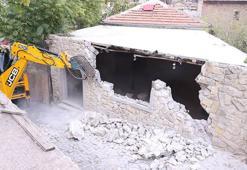 Kapadokya'da kaçak restoran yıkıldı