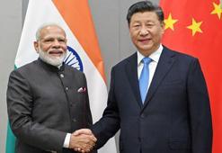 Çin Devlet Başkanı Şi ve Hindistan Başbakanı Modi bir araya geldi