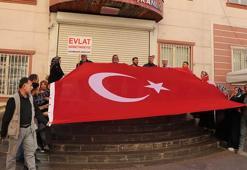 Evlat nöbetindeki aileler, Ankara’daki terör saldırısını lanetledi