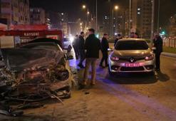 Kayseri'de 3 araca çarpan otomobil yandı: 4 yaralı