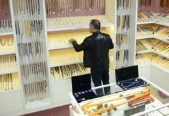 Bursalı iş insanının üniversitede başlayan tutkusu, 2 bin parçalık koleksiyona dönüştü