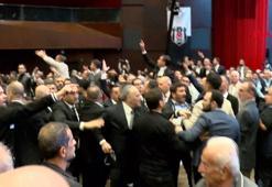 Beşiktaş İdari ve Mali Genel Kurulu, kavgalarla başladı