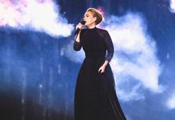 Adele kısmen sağır kaldığını açıkladı