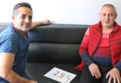 Hastanın böbreğinden çıkardığı taşlarla ‘29’ yazarak, Cumhuriyet Bayramı’nı kutladı