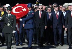 Devlet erkanı Anıtkabir'i ziyaret etti