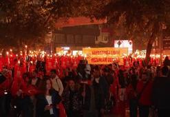 Kadıköy'de Cumhuriyet Yürüyüşüne binlerce kişi katıldı