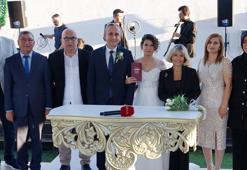 Zeynep Özal, Isparta'da düğüne katıldı