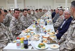 Bakan Güler, Türk-Katar Birleşik Müşterek Kuvvet Komutanlığı'nı ziyaret etti