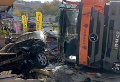 Bayrampaşa'da yol bakım aracı 8 araca çarptı; kaza kamerada