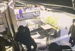 Sürücüsü rahatsızlanan cip, kafede oturanlara ve 6 araca çarptı