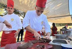 Edirne'de liseli şefler, en lezzetli 'ciğer sarma'yı yapmak için yarıştı