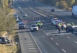 Otomobiliyle ters yönde ilerleyen sürücü kazaya yol açtı: 3 ölü, 2 yaralı