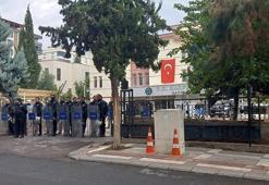 Halfeti Belediyesi’nin giriş ve çıkışları kapatıldı