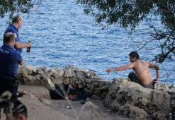 30 metrelik falezlere çıktı, annesinin aranmasını istedi