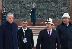 Cumhurbaşkanı Erdoğan Kırgızistan'da resmi törenle karşılandı