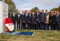 Bülent Ecevit, 18'inci ölüm yıl dönümünde anıldı