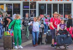 Antalya'ya gelen her 4 turistten 2'si, Rus ve Alman