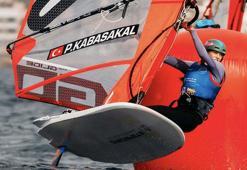 İzmirli milli sörfçülerden tarihi başarı