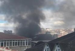 Bahçelievler'de yanan motosikletten çıkan alevler binaya sıçradı