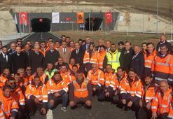 Bakan Uraloğlu: İnşa ettiğimiz yol, tünel ve köprülerle yılda 197 milyar lira ekonomik fayda sağlıyoruz