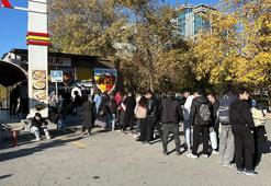 Türkiye-Galler maçının biletleri tükendi; taraftarlar kuyruktan ayrılmadı