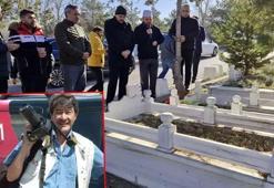 Van depreminde hayatını kaybeden DHA muhabiri Sebahattin Yılmaz, kabri başında anıldı