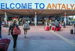 Antalya'ya hava yoluyla günde 30 bin turist