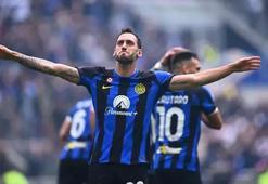 Inter, Hakan Çalhanoğlu'nun gol attığı maçta Napoli ile 1-1 berabere kaldı