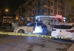 Sancaktepe'de iş yerini kurşunladılar; kaçtıkları otomobille 2 araca çarptılar