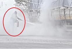 Akaryakıt istasyonunda TIR'ın patlayan lastiği alev aldı; o anlar kamerada