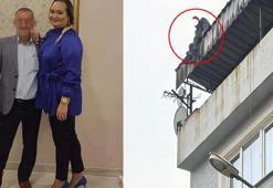 Boşanma aşamasındaki eşini kemerle boğup öldürdükten sonra çatıya çıktı