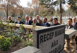 TFF Başkanı Hacıosmanloğlu'ndan, Recep Mamur'un kabrine ziyaret