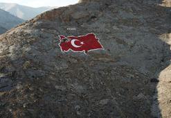 Elazığ’daki 400 metrekarelik kaya haritasını, gönüllüler yeniledi