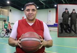 Gazi, 23 yıl önce kurduğu takımın kaptanlığını yapıyor