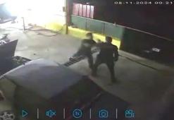 'Gürültü' ihbarına giden polis ekipleriyle çalışanlar arasındaki arbede kamerada