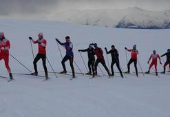 Kar kalınlığının 1,5 metreyi geçtiği yaylada milli takım yarışlara hazırlanıyor