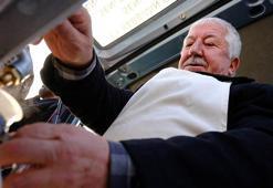 7 yıldır soğuk havalarda çorba, sıcakta ücretsiz limonata dağıtıyor