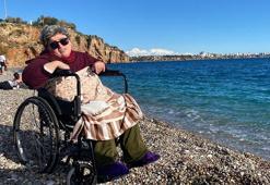 45 yıldır yatağa bağımlı yaşayan Feride'nin deniz hayali gerçek oldu