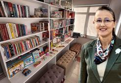 Muhtarlığın bir odasını öğrencilere ayıran Esra muhtar, eğitimlerine katkı sağlıyor