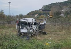 Hemzemin geçitteki otomobile, lokomotif çarptı; 1 çocuk öldü, 1 yaralı