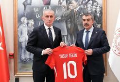 TFF Başkanı Hacıosmanoğlu, Bakan Yusuf Tekin'i ziyaret etti