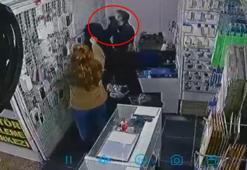 Şişli’de telefoncuya gelen iki kadın dükkanı dağıtıp esnafı yumrukladadı