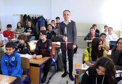 Engelleri bir bir aşıp, öğretmen oldu