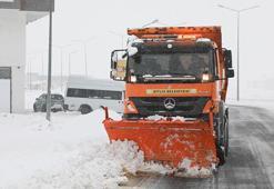 Bitlis'te kardan kapanan 78 köy yolu ulaşıma açıldı