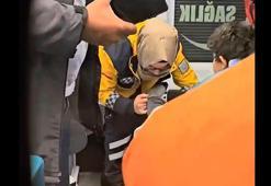 Acil tıp teknisyeni, kazada yaralanan çocuğa kendi çorabını giydirdi